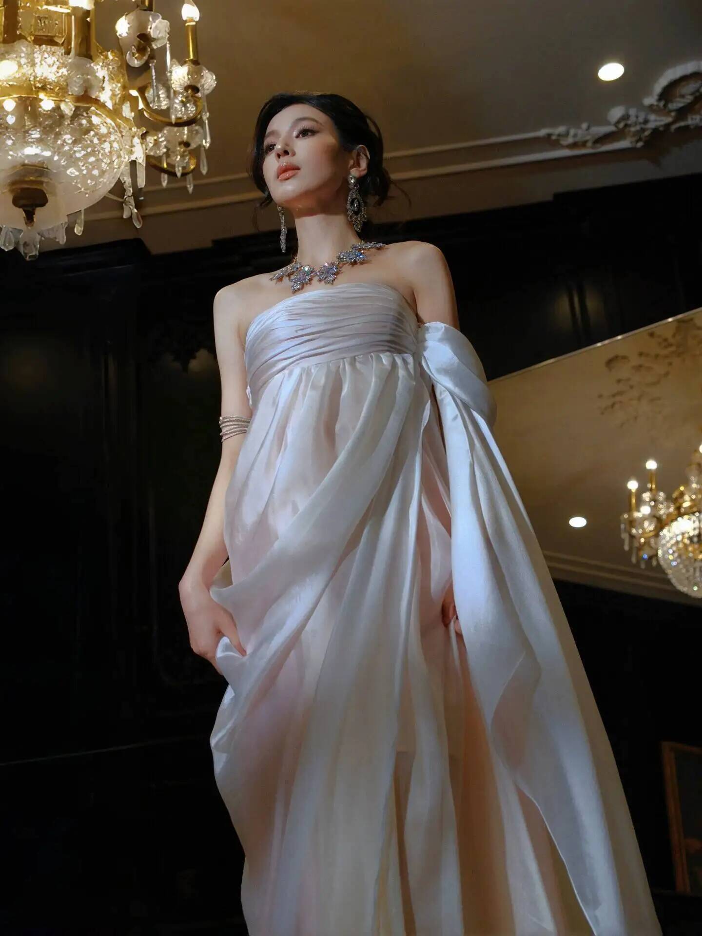 Trägerloses, fließendes Chiffo – Formal Dress Bewertung und Preis